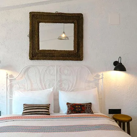 Piraye Hotel *