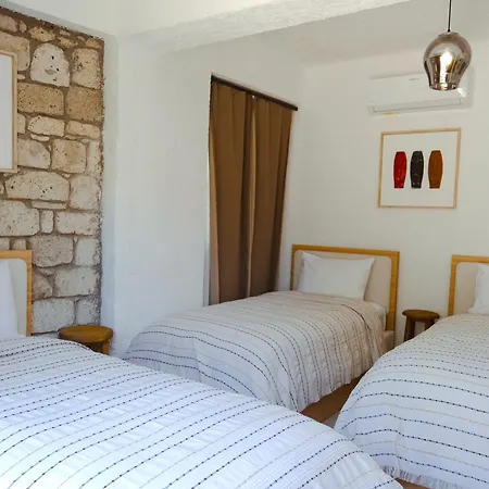 Piraye Hotel