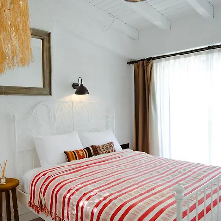 Piraye Hotel *
